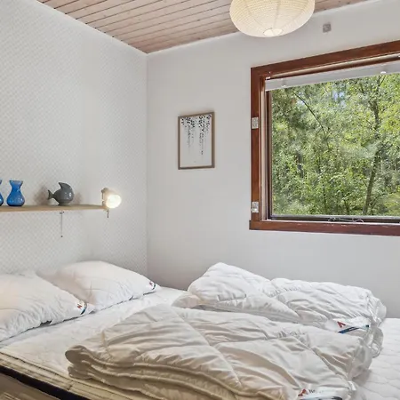 Holiday home 3 Bedroom Beautiful In Nexo