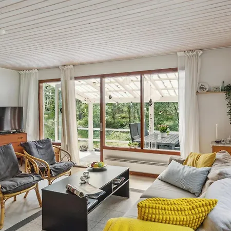 3 Bedroom Beautiful In Feriehus Neksø