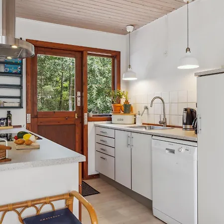3 Bedroom Beautiful In Feriehus Neksø